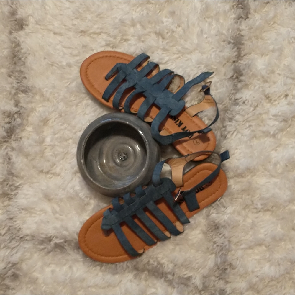 Hot Kiss women's size 7 sandals(flats)